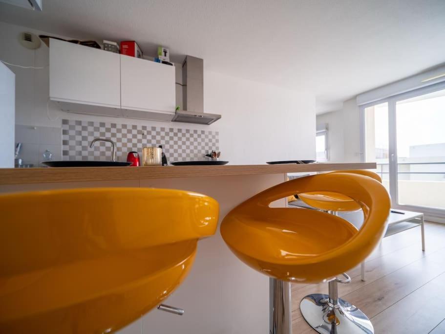 Appartement Tout Equipe Climatise Terrasse Hopital De La Timone Marseille Exterior photo